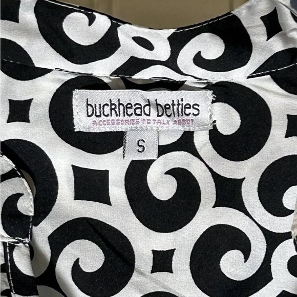 Ladies Buckhead Bettie’s blouse size small - Picture 2 of 3
